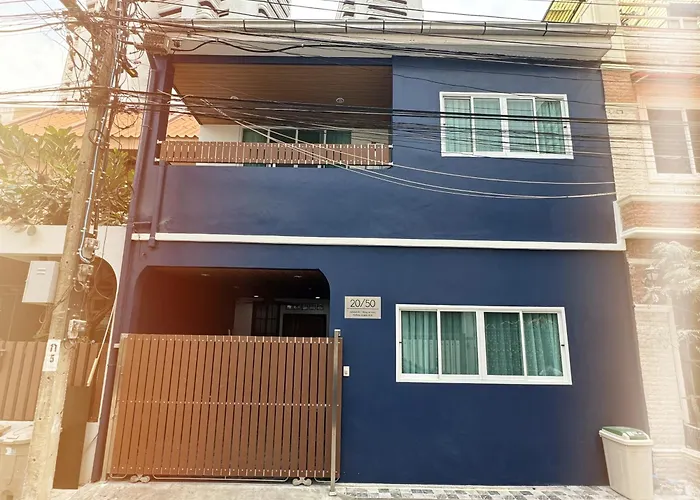 Prime Sukhumvit Modern Home, Phrom Phong Bts, Em District, Up To 14 Guests Villa Bangkok